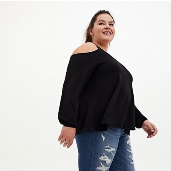 TORRID CREPE BALLOON SLEEVE COLD SHOULDER BLOUSE - Picture 5 of 6